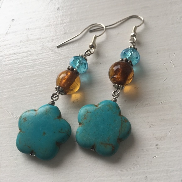 Turquoise Flower Glass Crystal Dangle Earrings - Picture 1 of 3